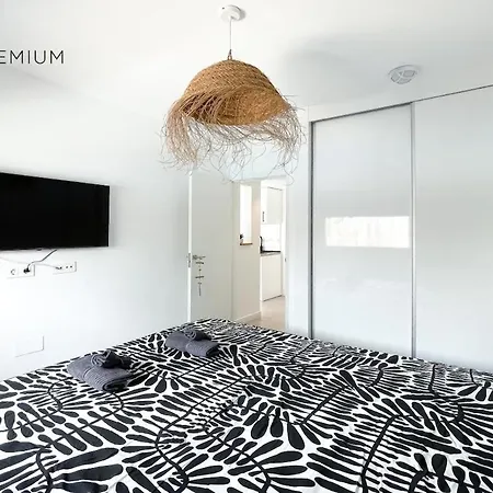 B-rent Bristol Zen Premium קורלחו