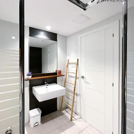 B-rent Bristol Zen Premium * קורלחו