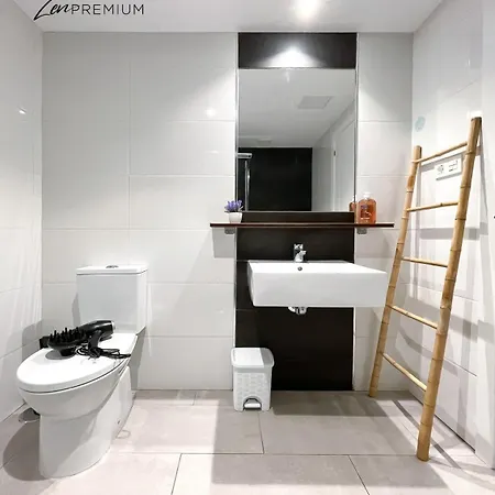 B-rent Bristol Zen Premium * קורלחו